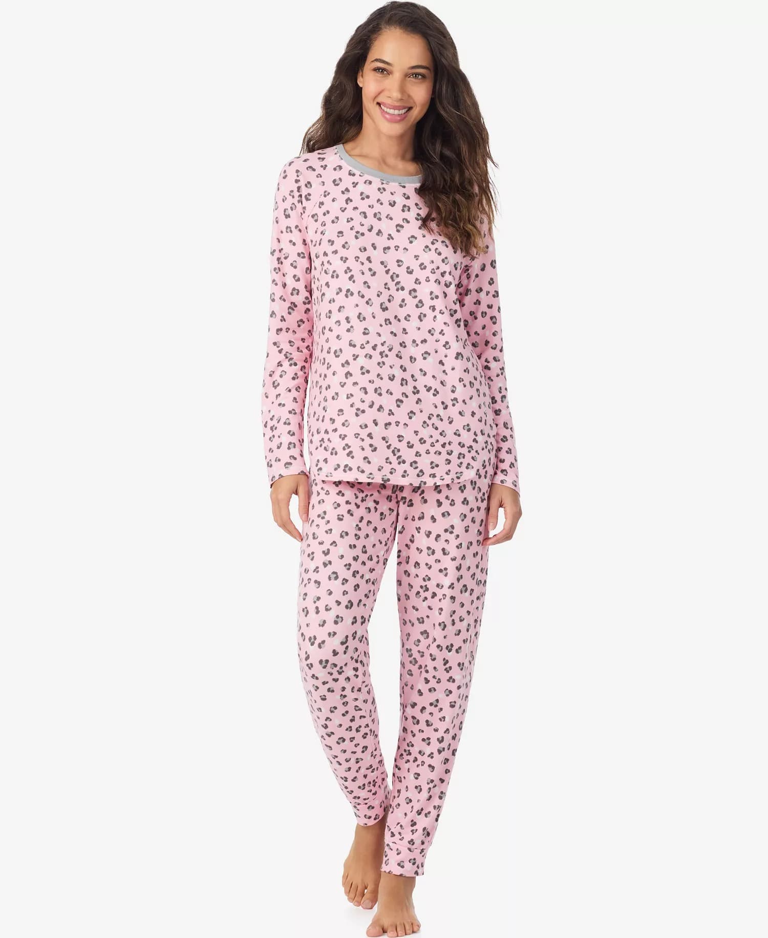 Macys #ad : Cuddl Duds Women’s Long Sleeve Crew Neck Top and Jogger Pajama Set for $27.53 (reg $69) + Free Shipping.
