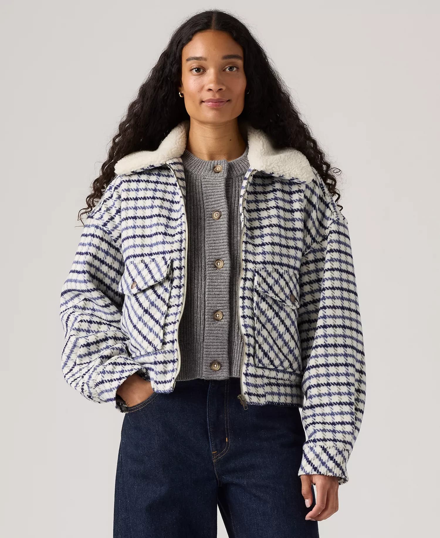 Macys #ad : Levi’s Premium Women’s Shrunken 90s Trucker Long Sleeve Jacket for $47.13 (reg $118) + Free Shipping.